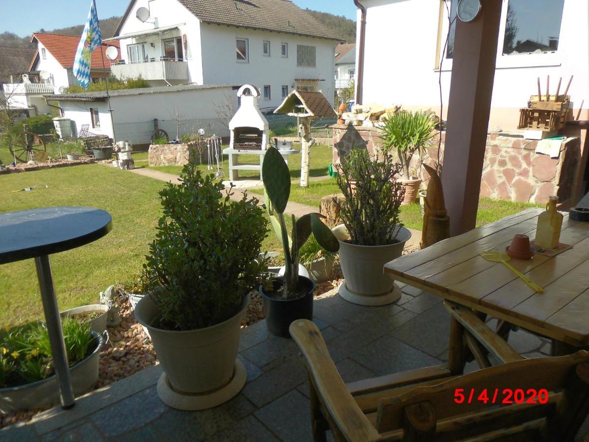 Ferienwohnung Am Brunnen Grossheubach Exterior photo