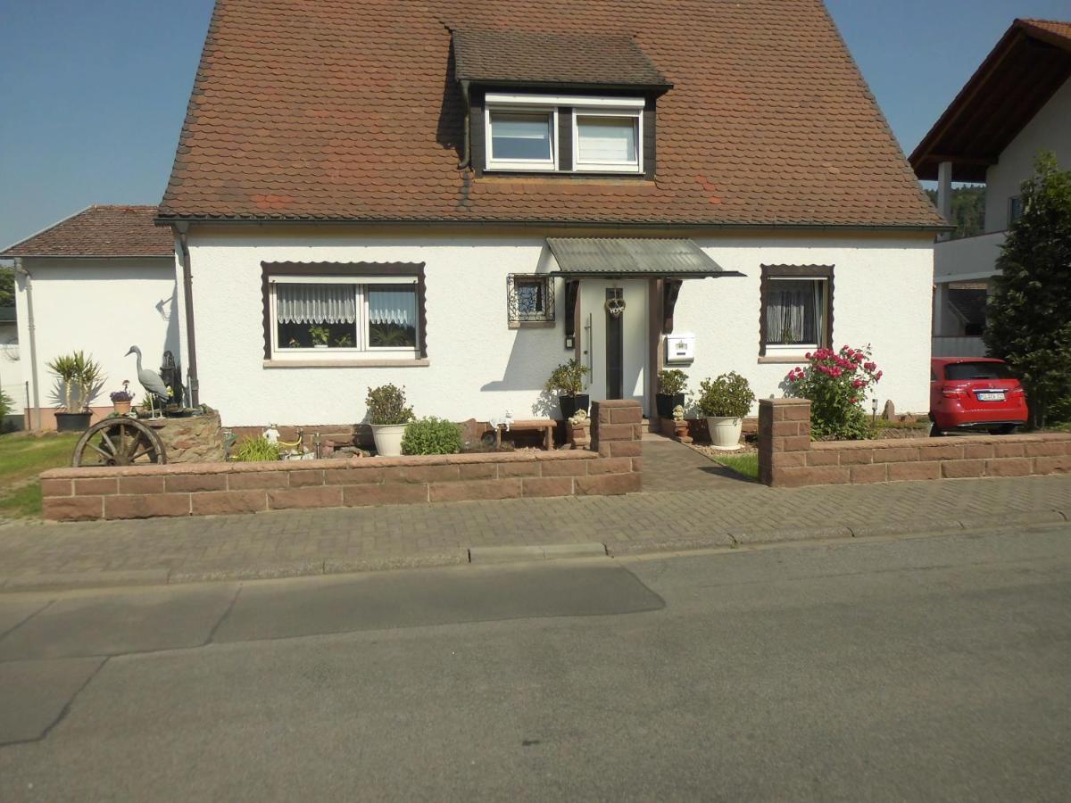 Ferienwohnung Am Brunnen Grossheubach Exterior photo